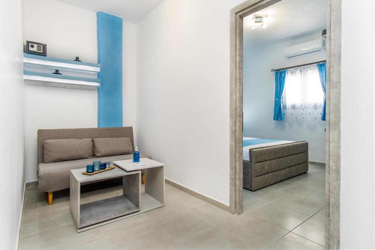 N Renieris Apartments ฟิรอสเตฟานี ภายนอก รูปภาพ